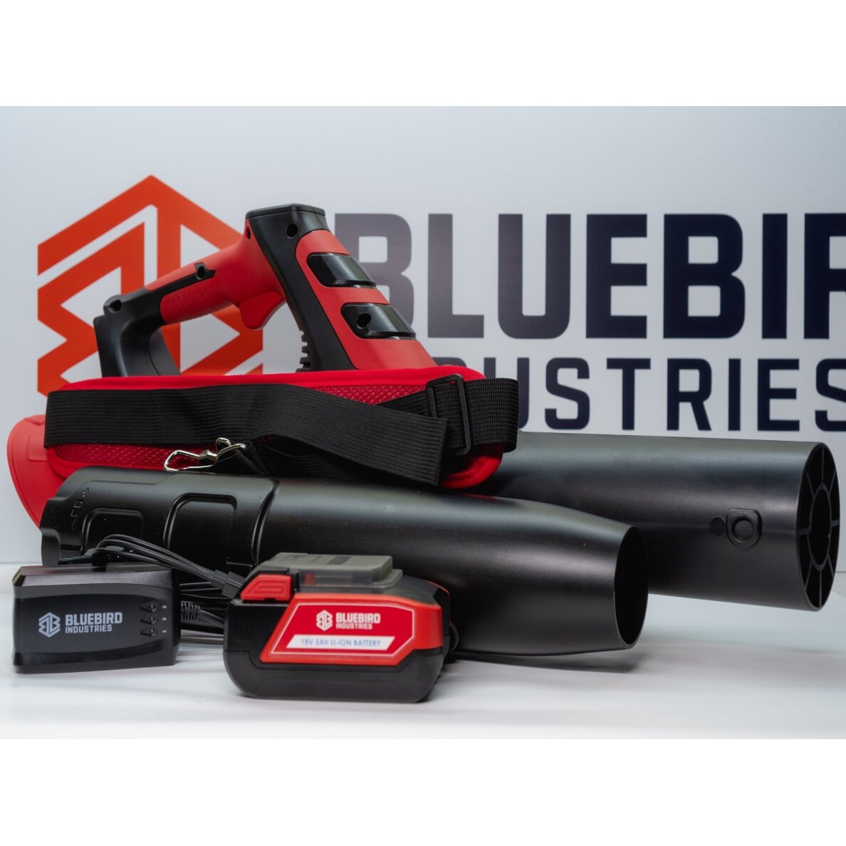 Blue Bird BL 22-300 akumuliatorinis pūstuvas 2 Blue Bird BL 22-300 akumuliatorinis pūstuvas 2
