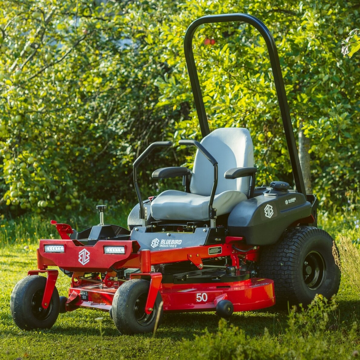 Nulinio apsisukimo traktoriukas Blue Bird ZTR 46 L PRO 1