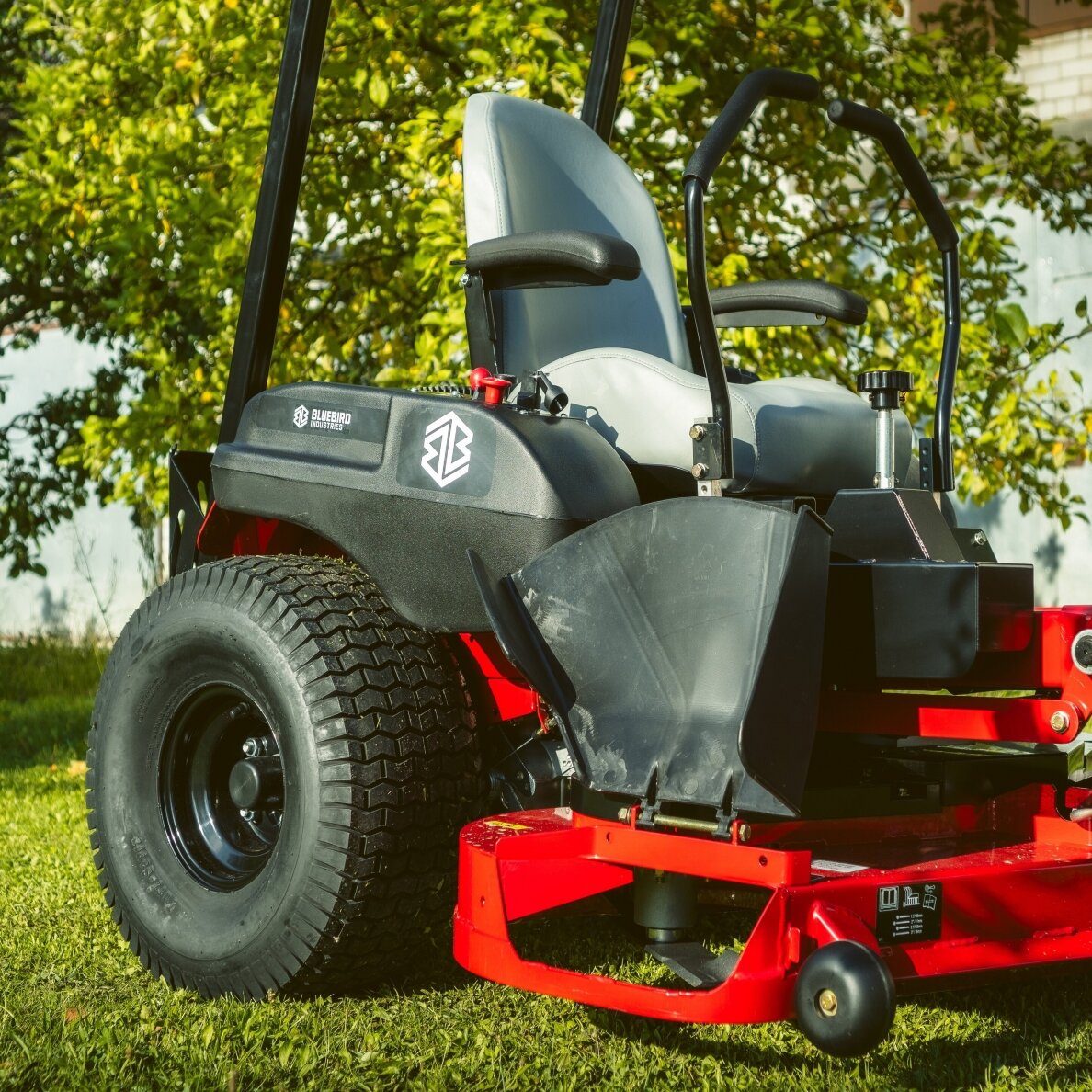 Nulinio apsisukimo traktoriukas Blue Bird ZTR 50 L PRO 3