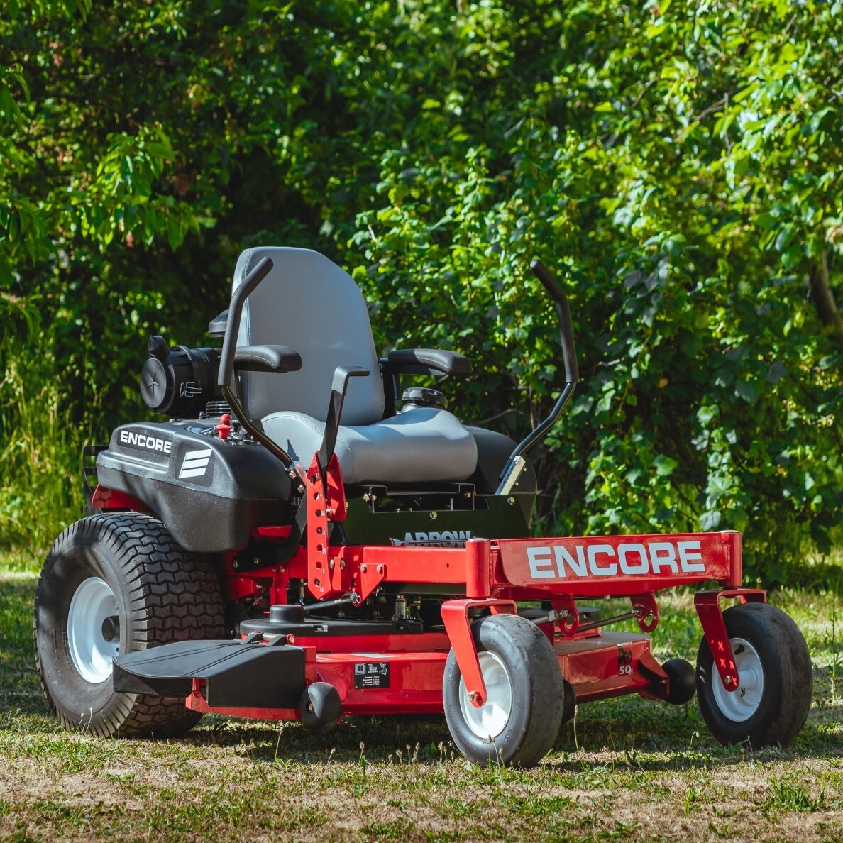 Nulinio apsisukimo traktoriukas Encore Arrow 46" 2 Nulinio apsisukimo traktoriukas Encore Arrow 46" 2